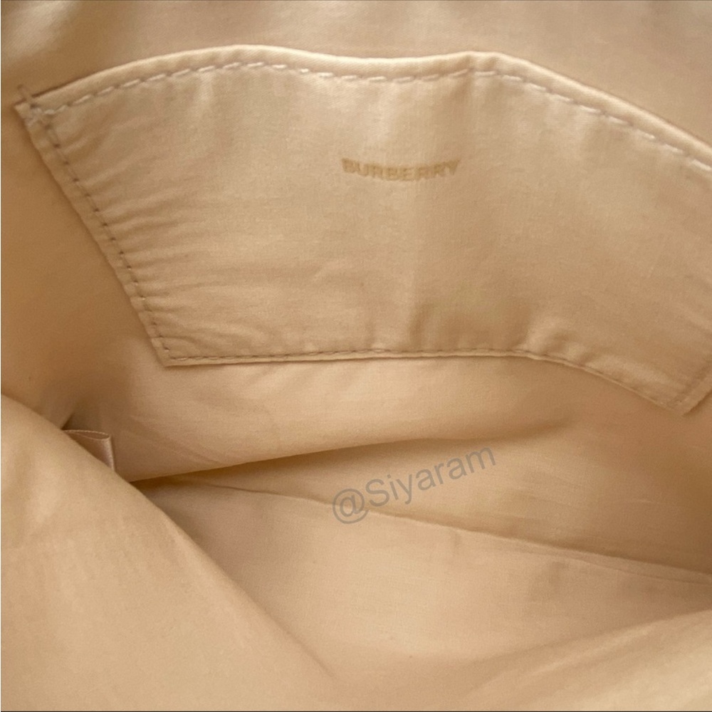 Burberry crossbody bag/ cosmetic bag/ travel bag/ shoulder bag - Picture 7 of 8